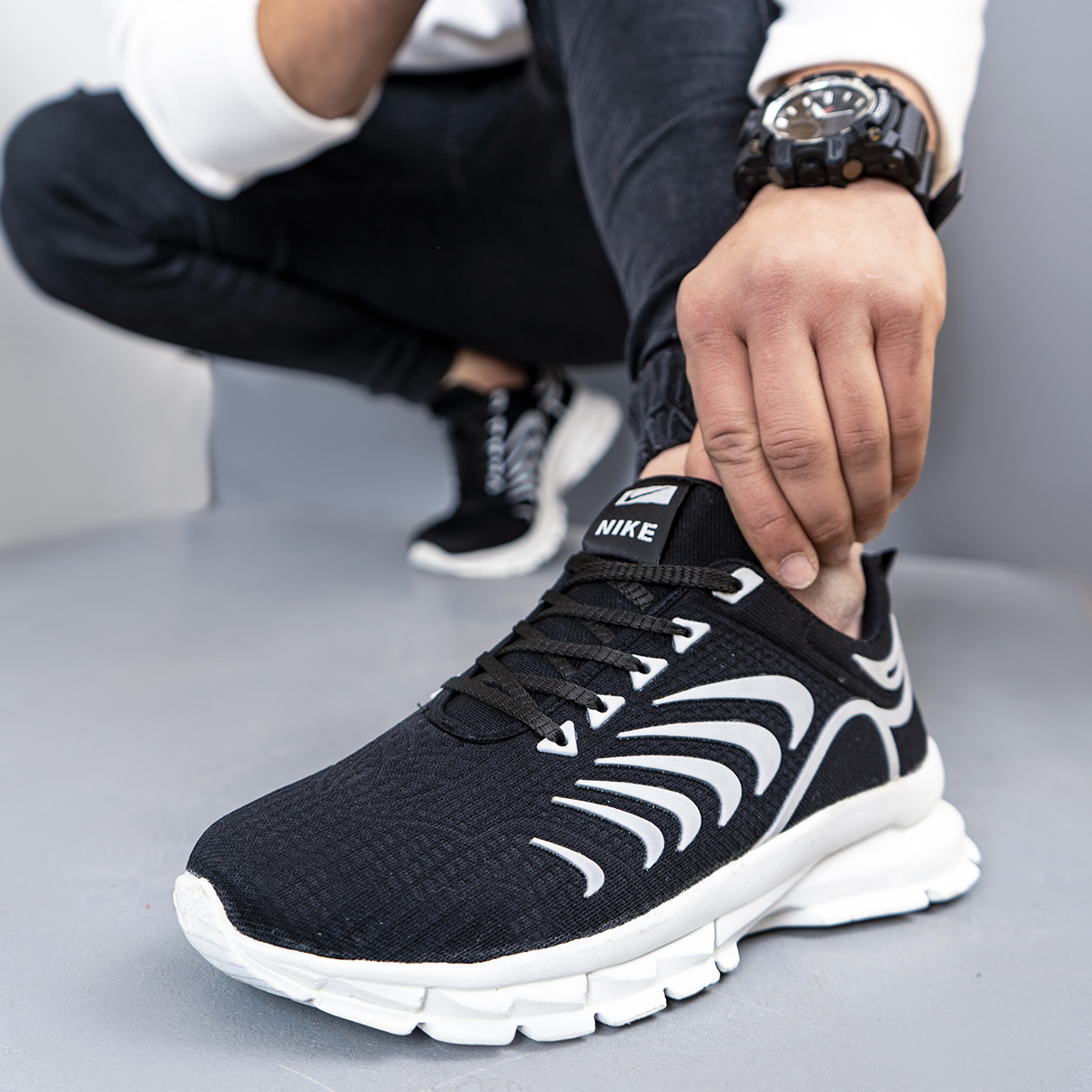 كفش مردانه مدل iham رنگ مشكي سفيد