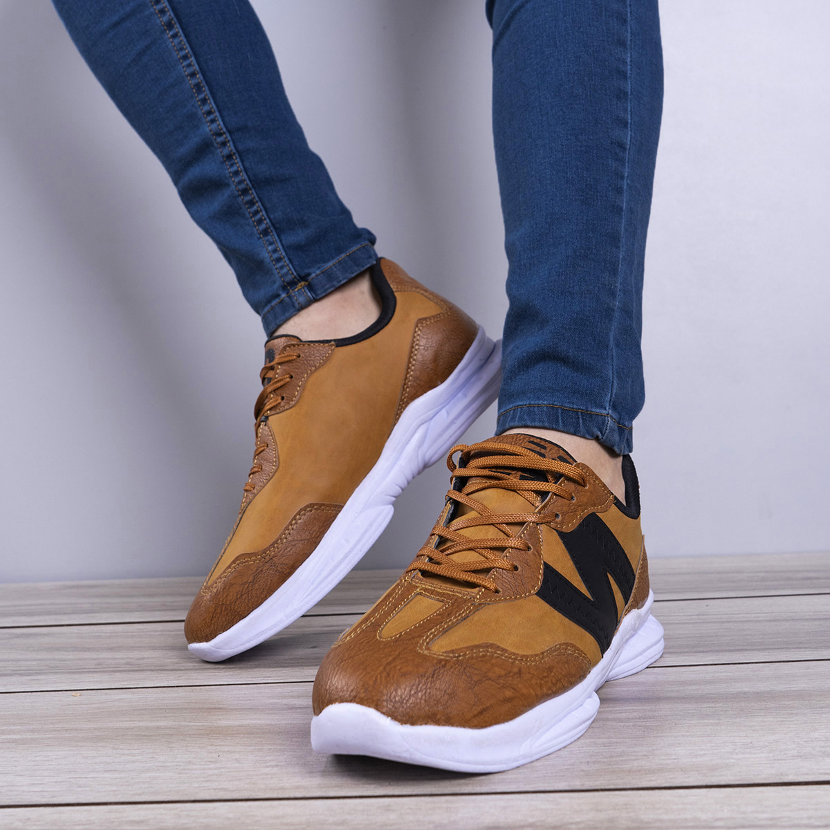 کفش مردانه عسلی مدل Romik