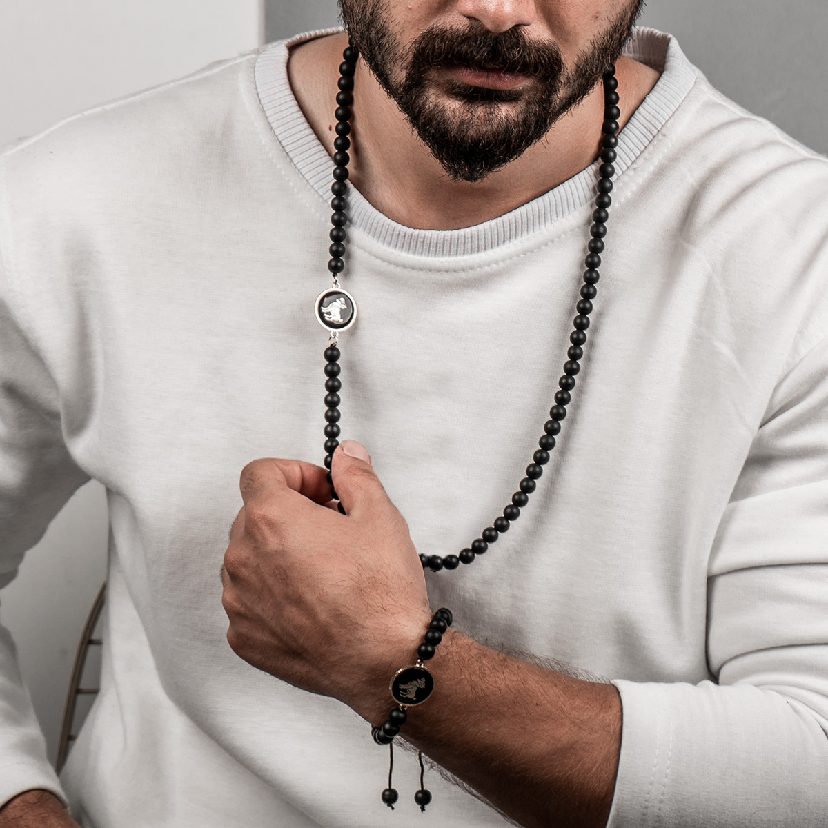 نیم ست مهره ای مشکی مدل Farvardin