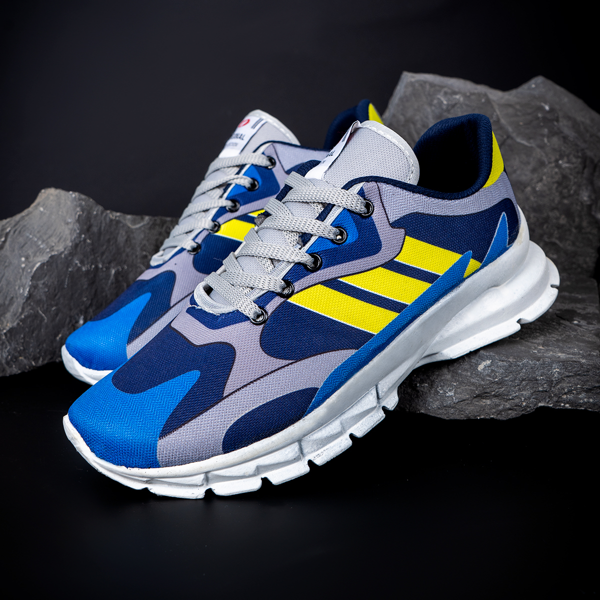 کفش ورزشی Adidas مردانه زرد آبی مدل Tacha