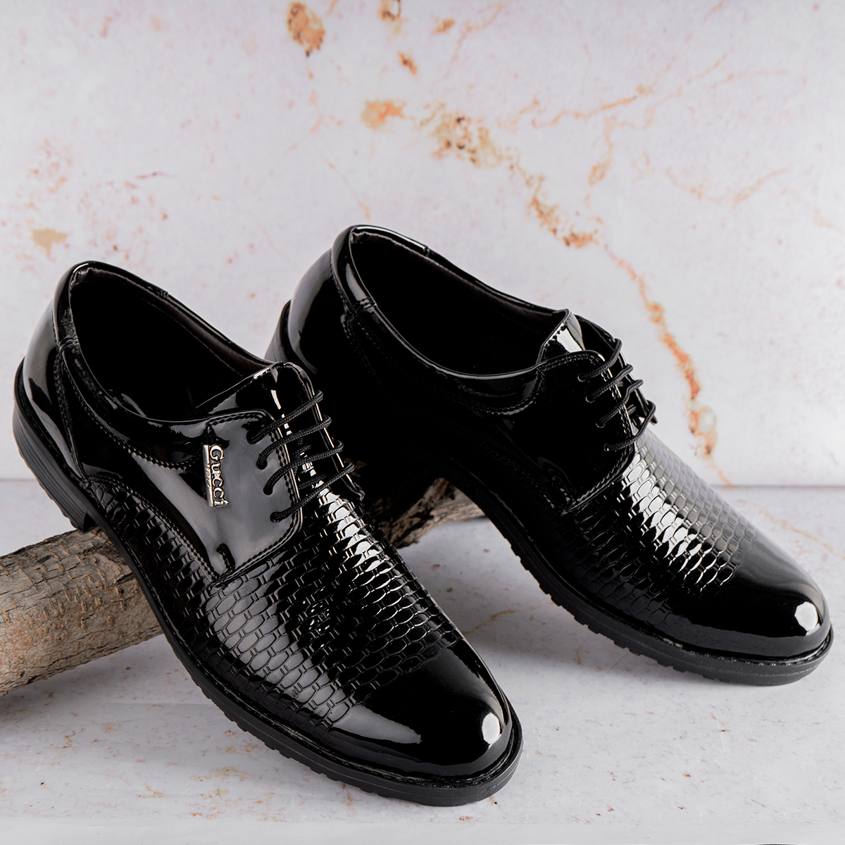 کفش رسمی ورنی بندی مردانه مدلGucci