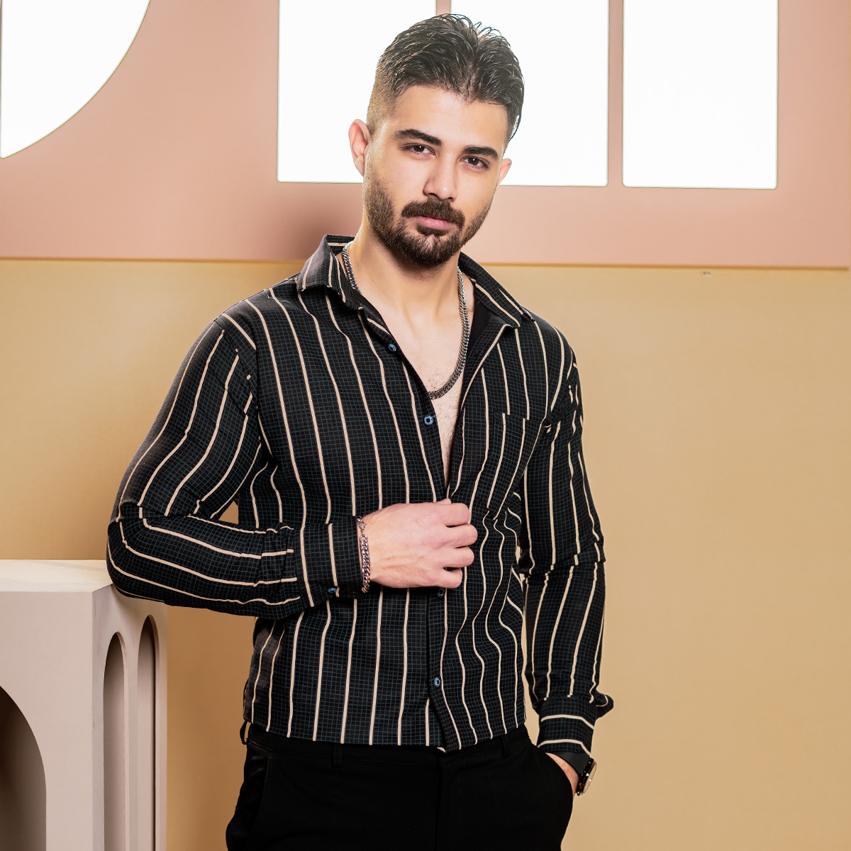 پیراهن مردانه راه راه کرم مدل Delvin