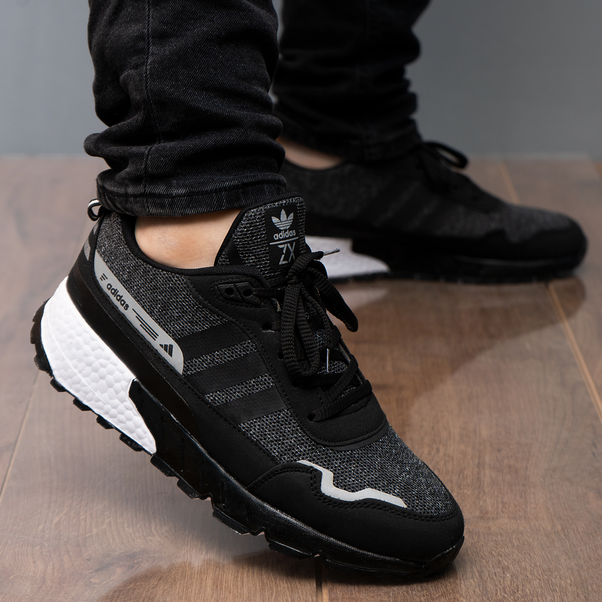 کفش ورزشی آدیداس مشکی مردانه مدل Ario