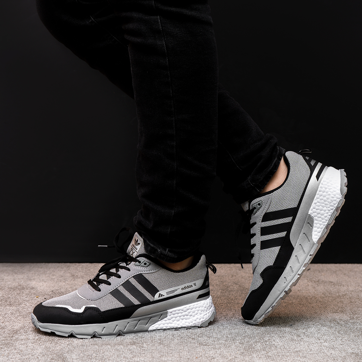 کفش ورزشی آدیداس طوسی مردانه مدل Ario