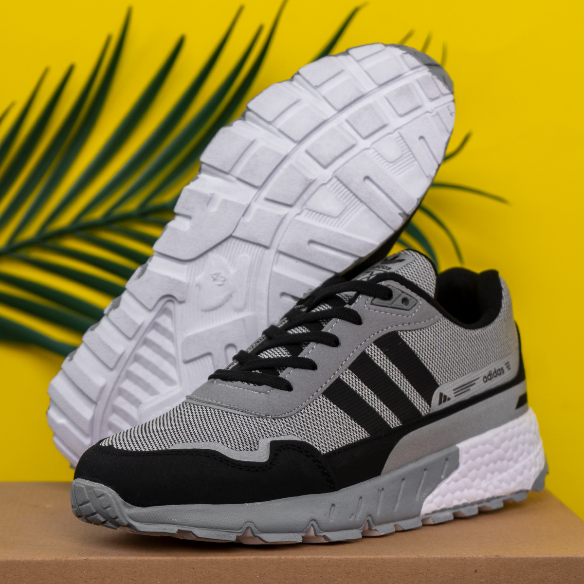 کفش ورزشی آدیداس طوسی مردانه مدل Ario