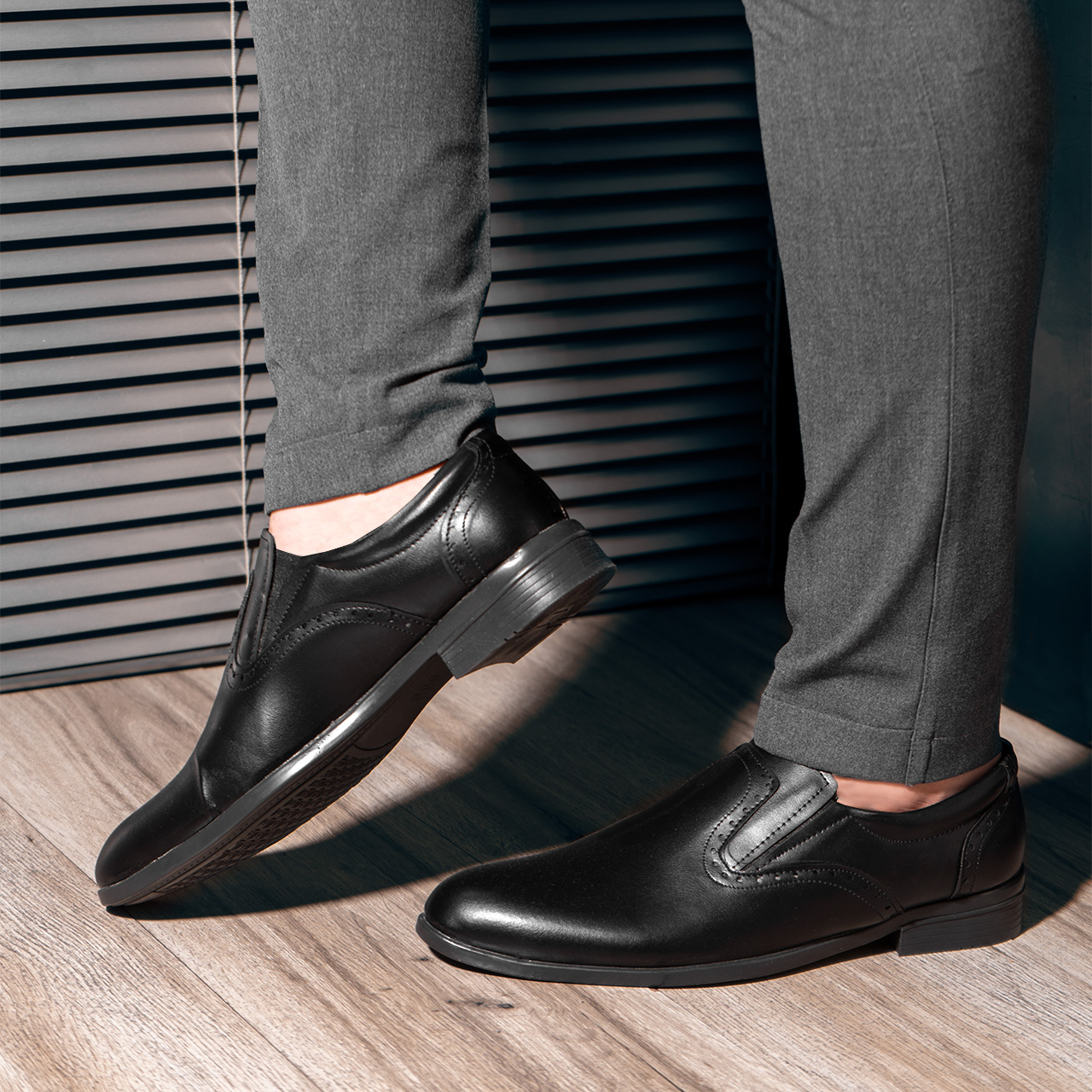 کفش مردانه رسمی ۸ترک مشکی مدل 63