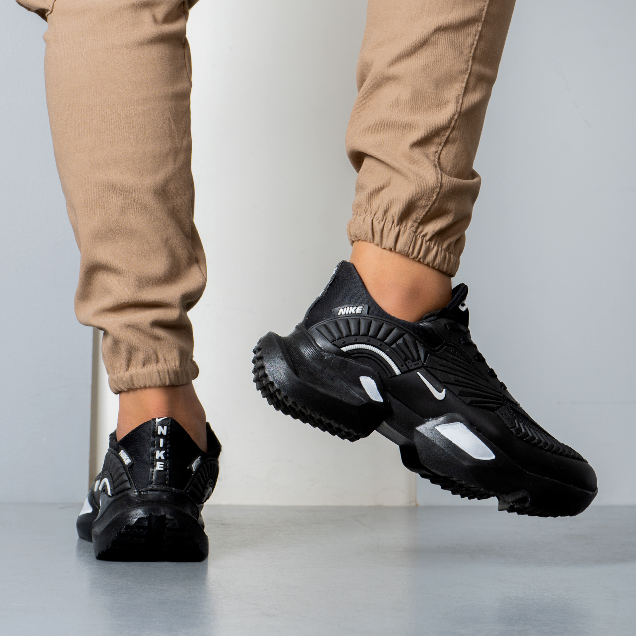 کفش مردانه نایک مشکی سفید مدل FANTON