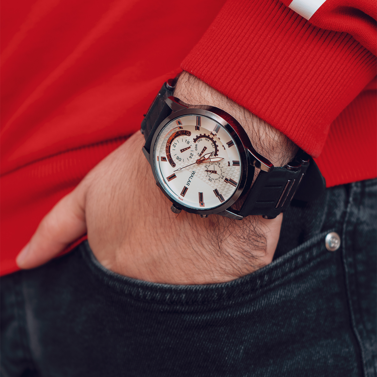 ساعت مردانه walar مشکی صفحه سفیدمدل A720