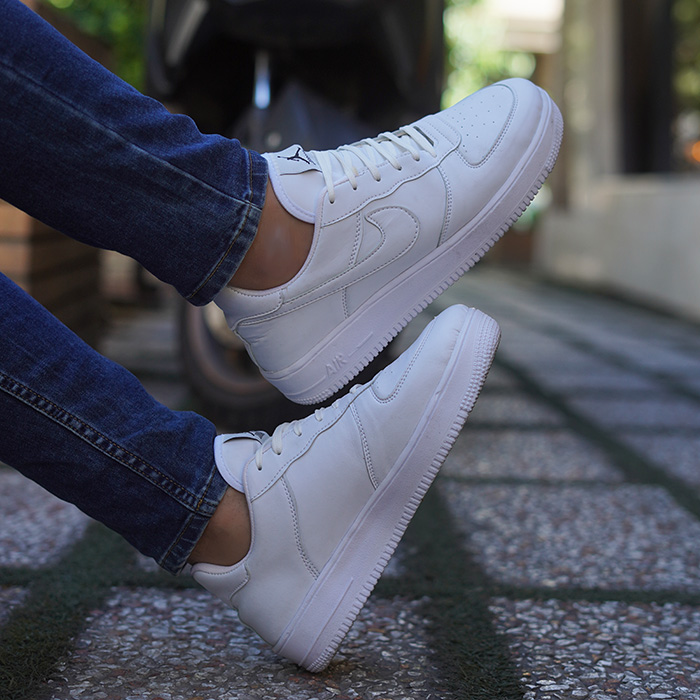 کفش مردانه Air Jordan سفید مدل Raya