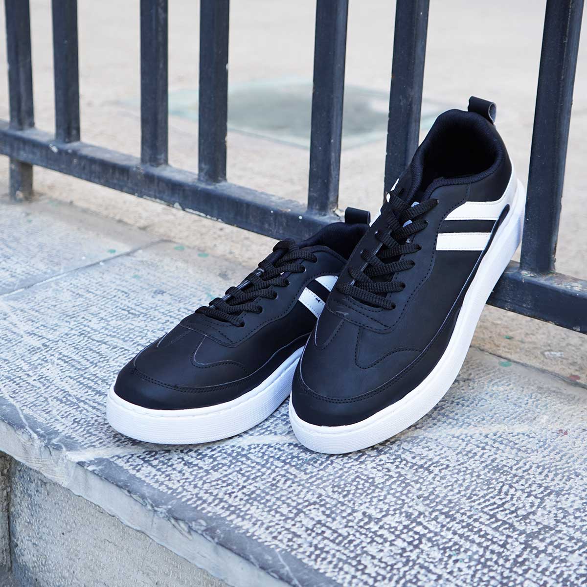 کفش مردانه مشکی سفید مدل varosh