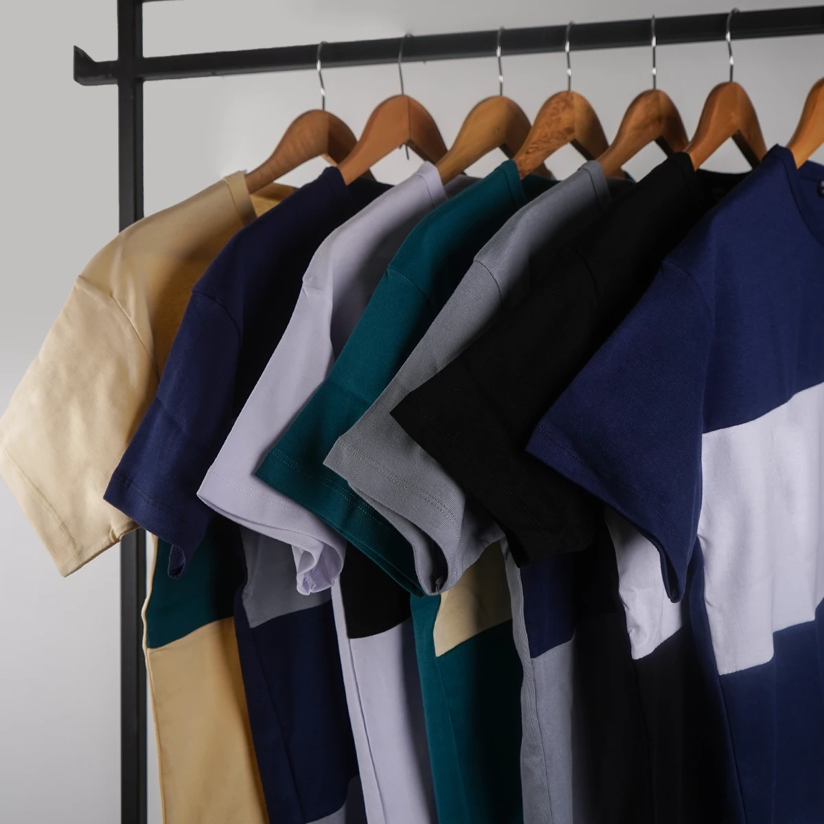 تیشرت مردانه طوسی سرمه ای مدل Dayar