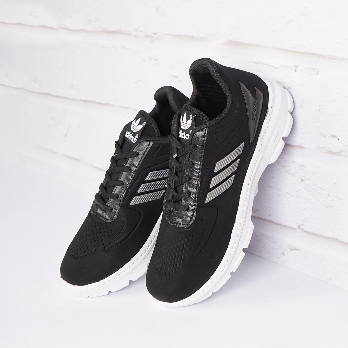 کفش ورزشی مردانه آدیداس مشکی طوسی مدل T300