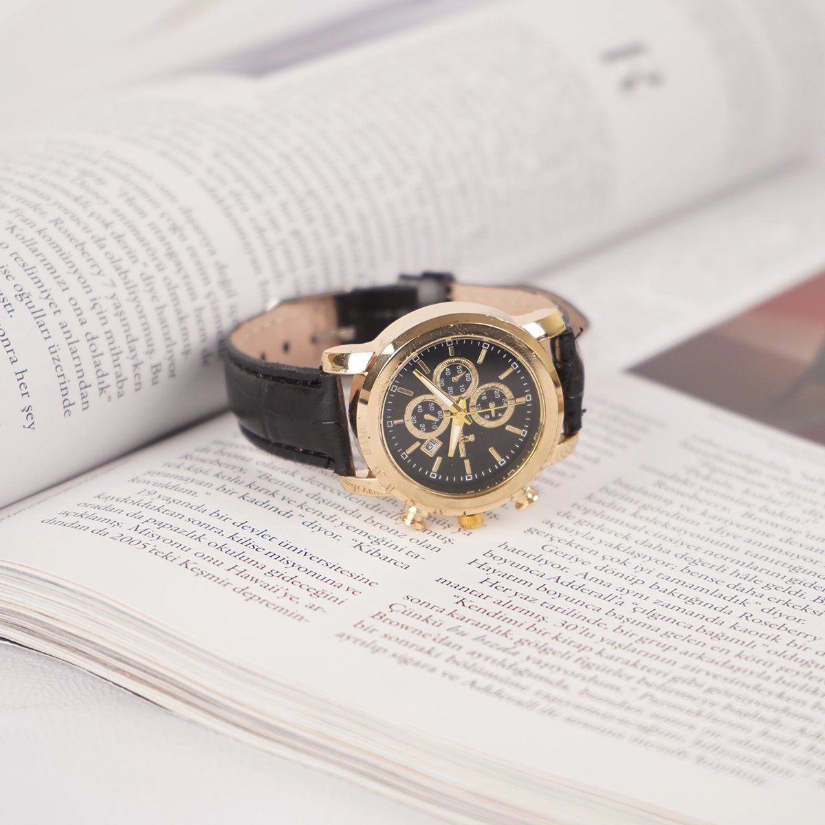 ساعت مچی مشکی طلایی Romanson زنانه مدل W880