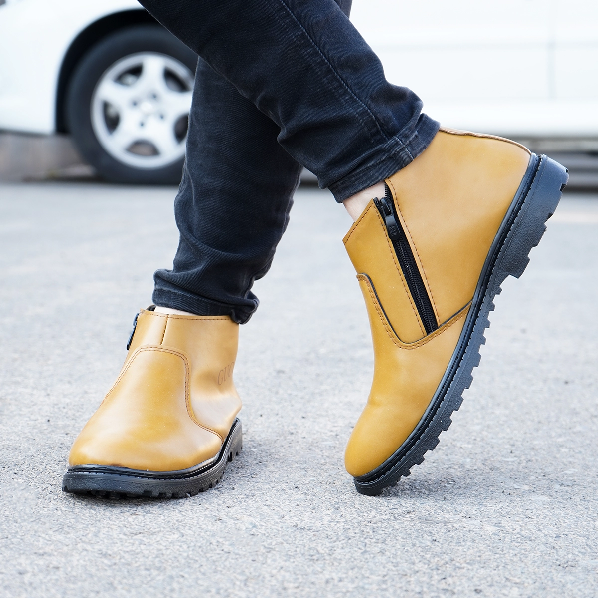 نیم بوت مردانه گوچی کرم مدل SAMI