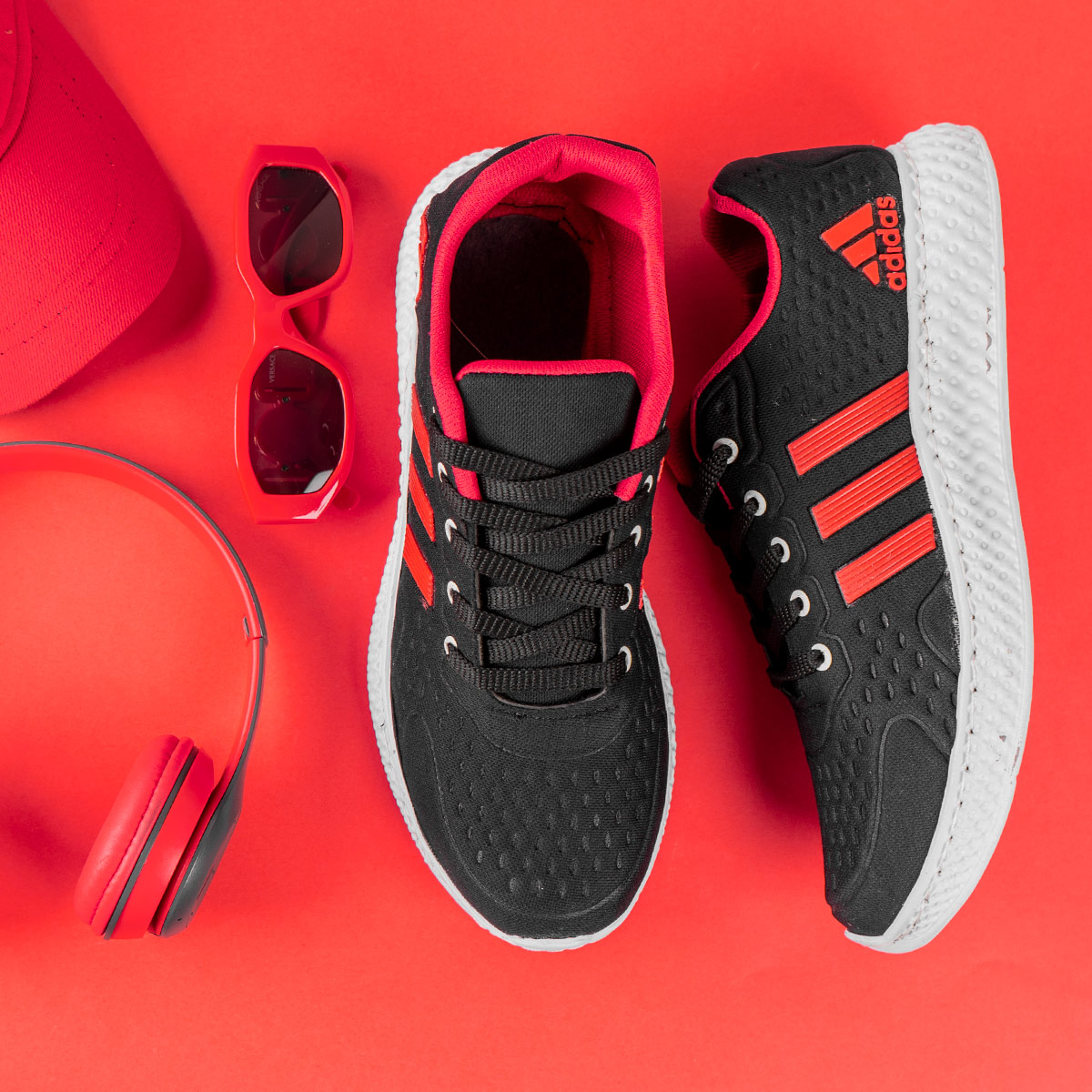 کفش ورزشی Adidas مردانه مشکی قرمز مدل Sisam(T)